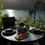 Solrik Med Tilgang Til Brygge Og Stor Hage Semesterbostad *