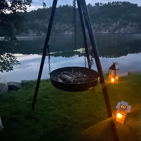 Solrik Med Tilgang Til Brygge Og Stor Hage *