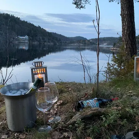Semesterbostad Solrik Med Tilgang Til Brygge Og Stor Hage *