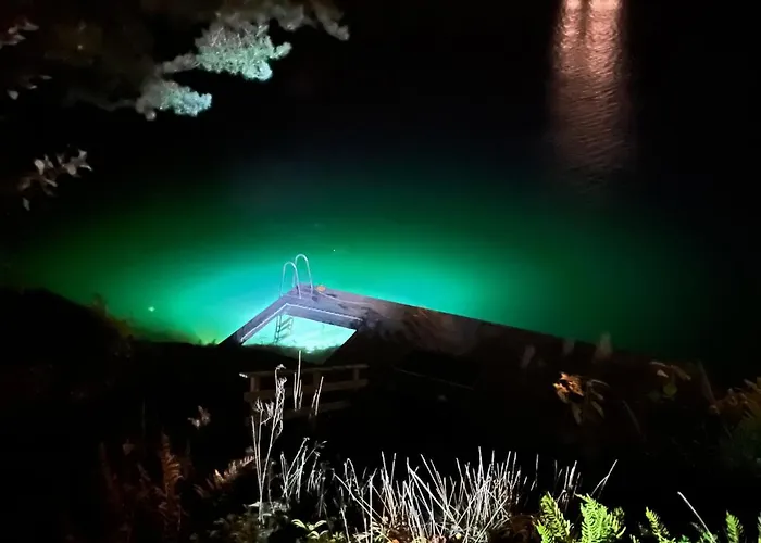 Solrik Med Tilgang Til Brygge Og Stor Hage *