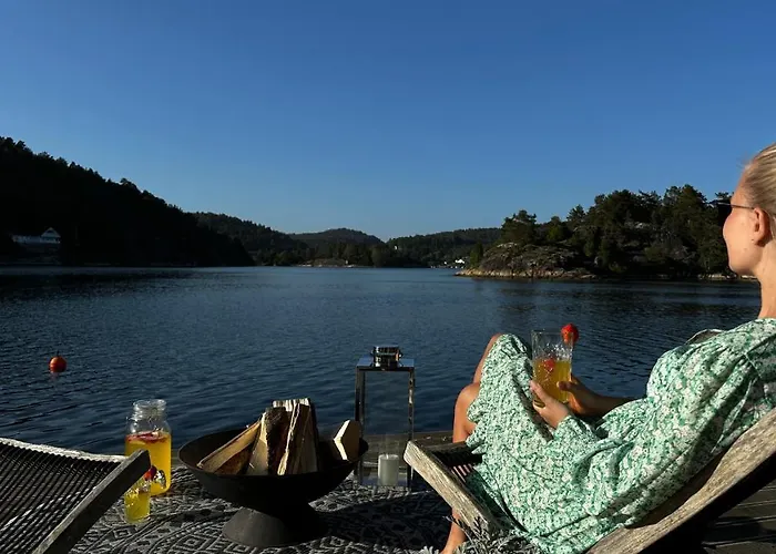 Solrik Med Tilgang Til Brygge Og Stor Hage *