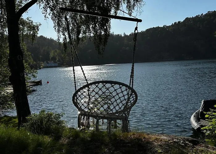 Solrik Med Tilgang Til Brygge Og Stor Hage * Рисёр